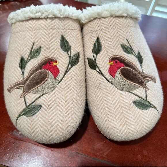 WOMEN'S SZ 9 LANDS' END EMBROIDERED RED CARDINALS SHERPA HOUSE SLIPPERSWOMEN'S - Picture 2 of 9